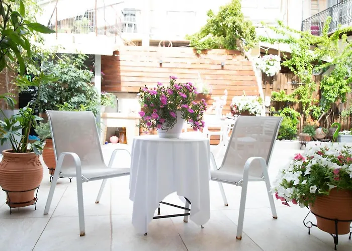 Santacara Apartment *